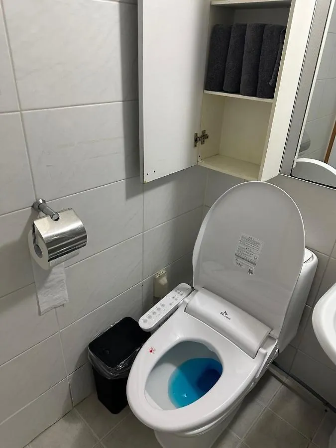 Hongdae Guesthouse 1Min From Hongik Uni Station Exit #1 Soul 0*,